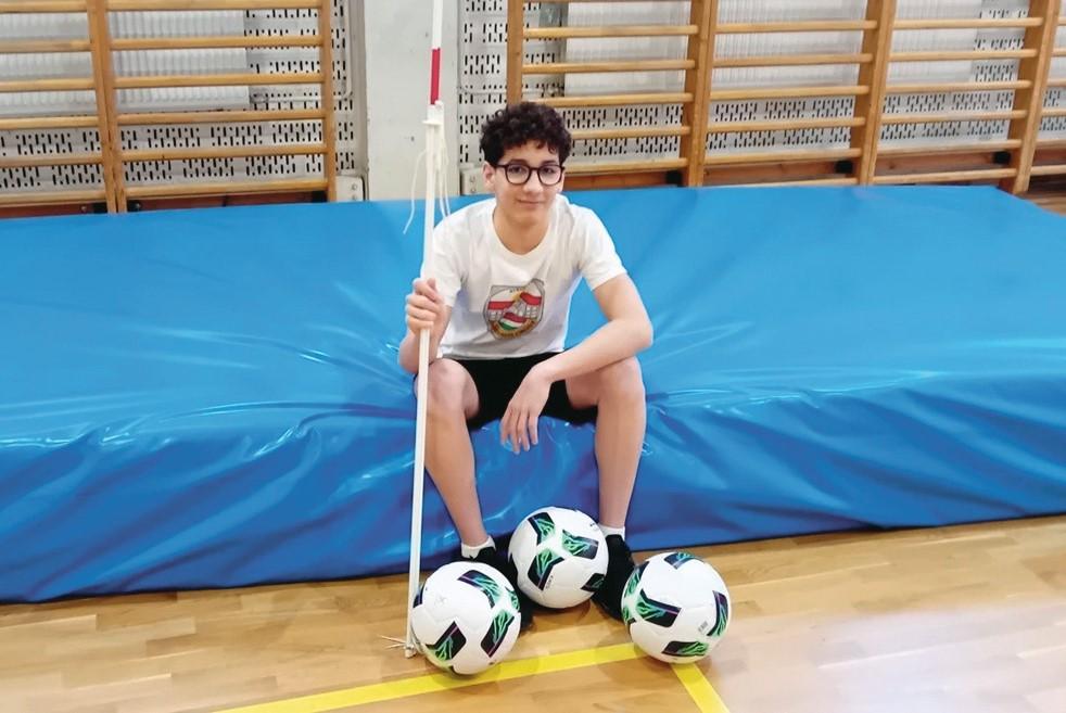 Varga Zsombor Huba sportösztöndíjból támogatta az iskolát